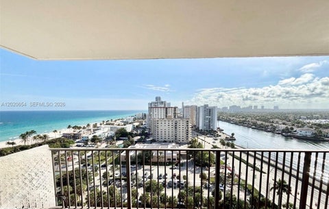 Photo of Hollywood, FL 33019 (MLS # A12020654)