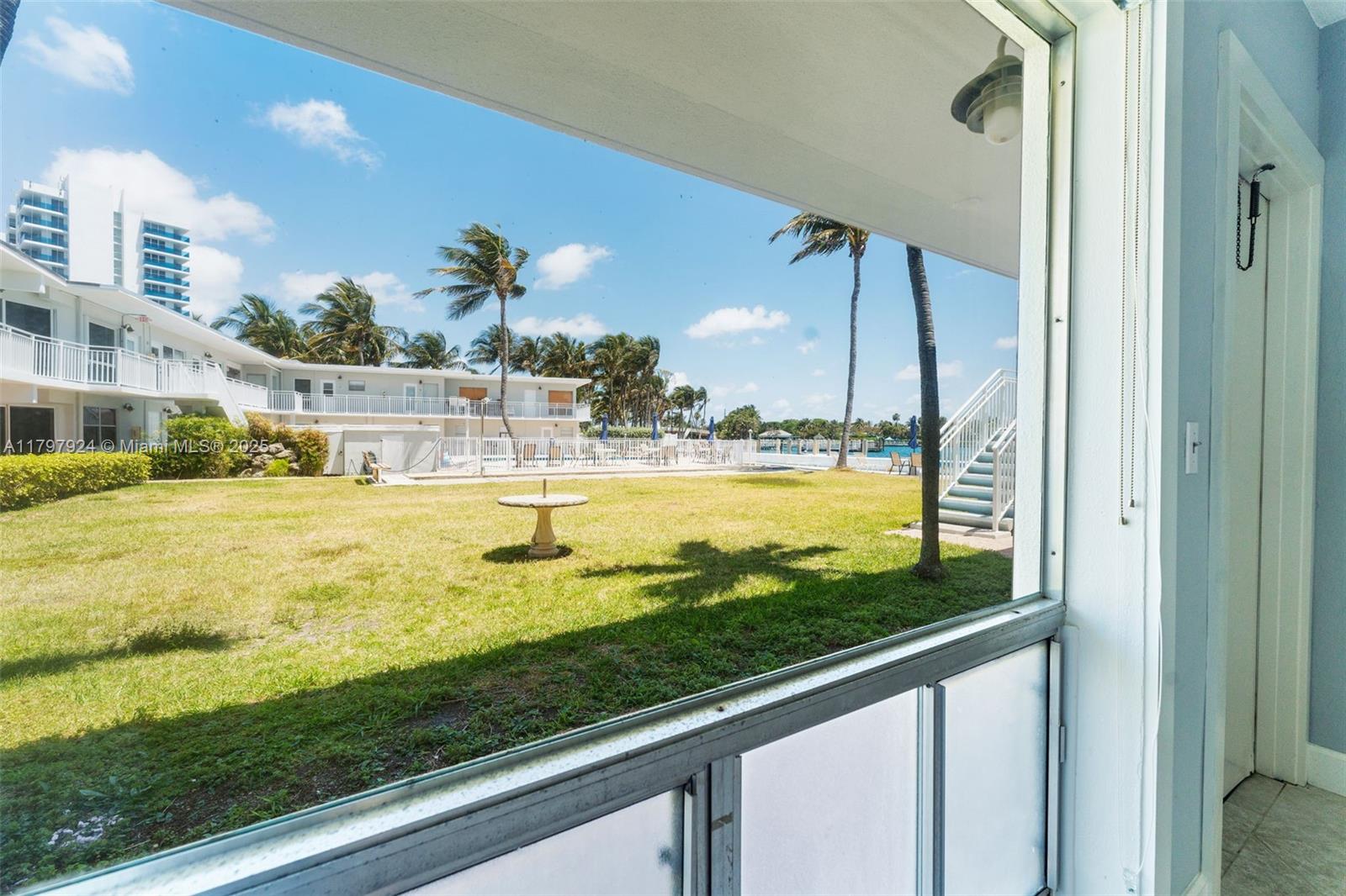 2508 Bay Dr 23