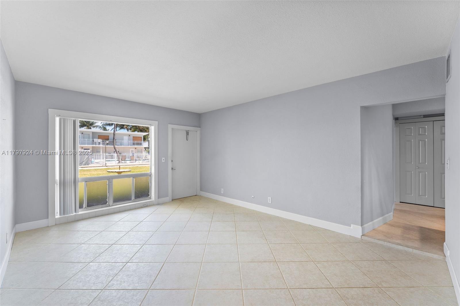 2508 Bay Dr 23
