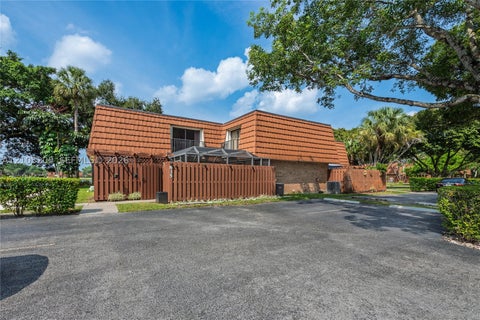Photo of 835 SW 118th Ter #835, Davie, FL 33325 (MLS # A12103200)