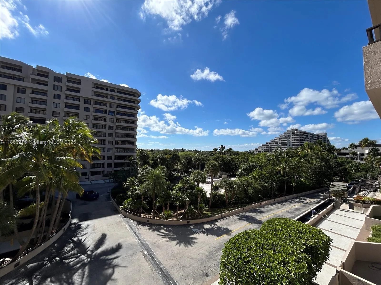 Key Biscayne, Florida 33149, United States, 2 Bedrooms Bedrooms, ,2 BathroomsBathrooms,Residential,Active,213101