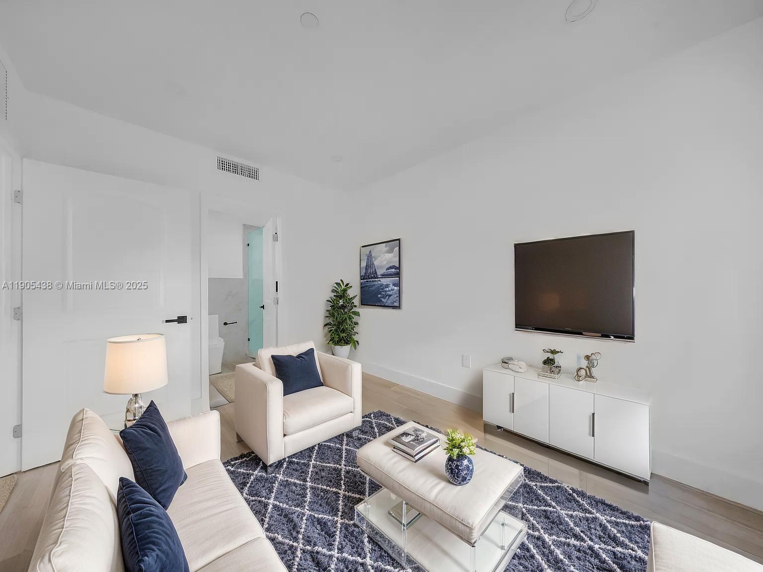 LAWRENCE ESTATE LAND CO - Residential Lease