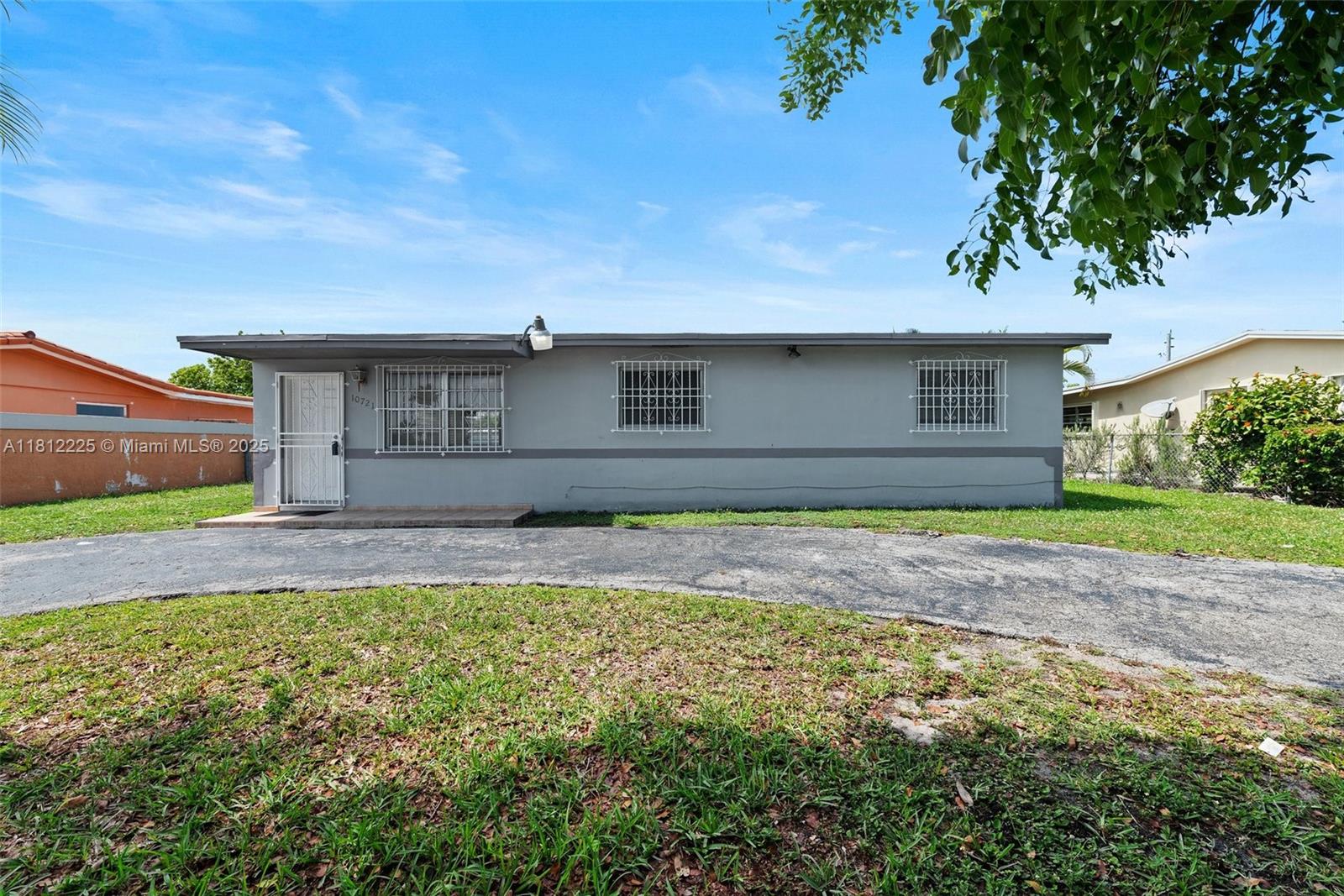 Property for Sale at 10721 Sw 64th St, Miami, Broward County, Florida - Bedrooms: 3 
Bathrooms: 1  - $599,000