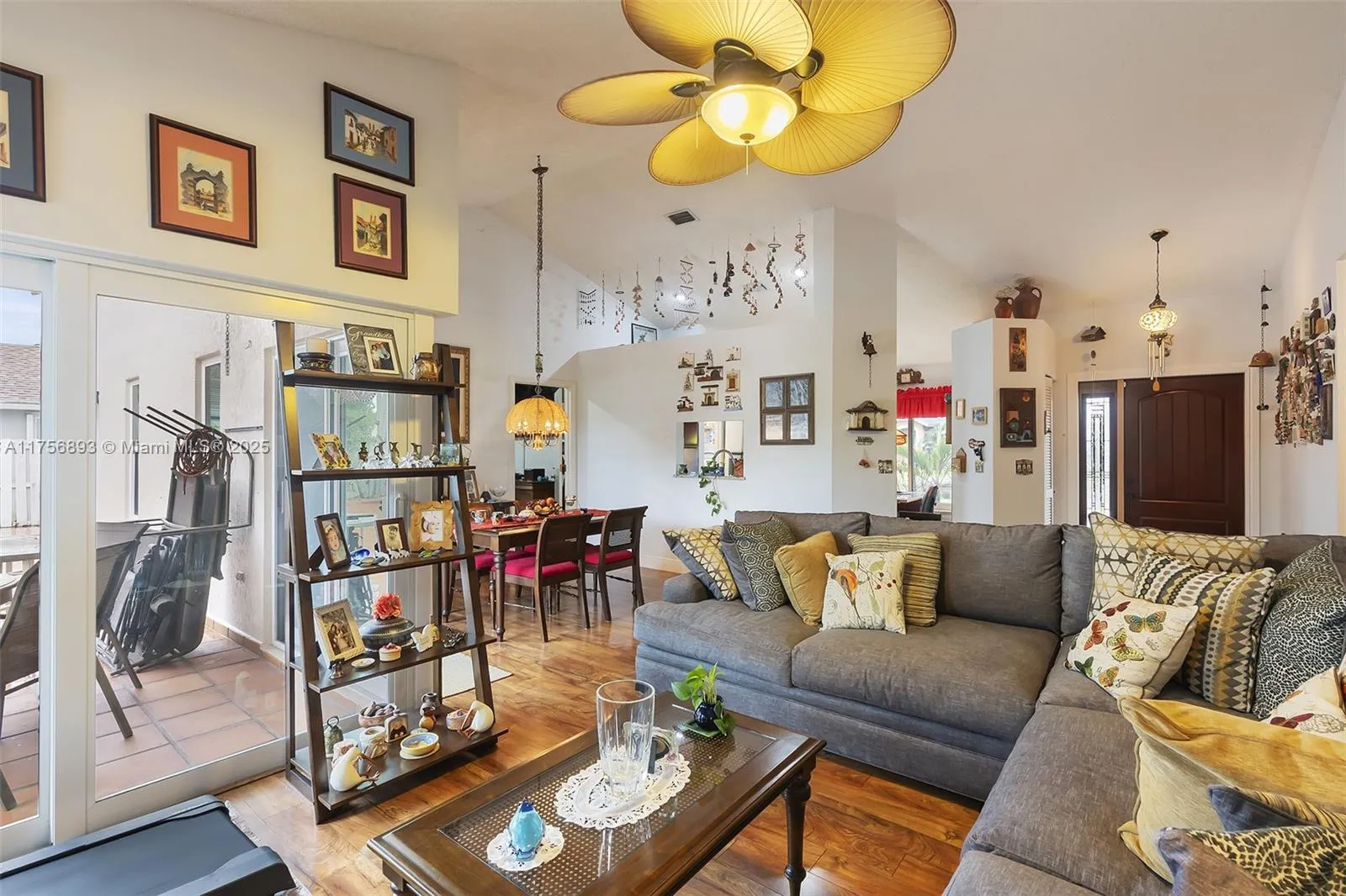 Davie, Florida 33325, United States, 3 Bedrooms Bedrooms, ,2 BathroomsBathrooms,Residential,Pending,82909