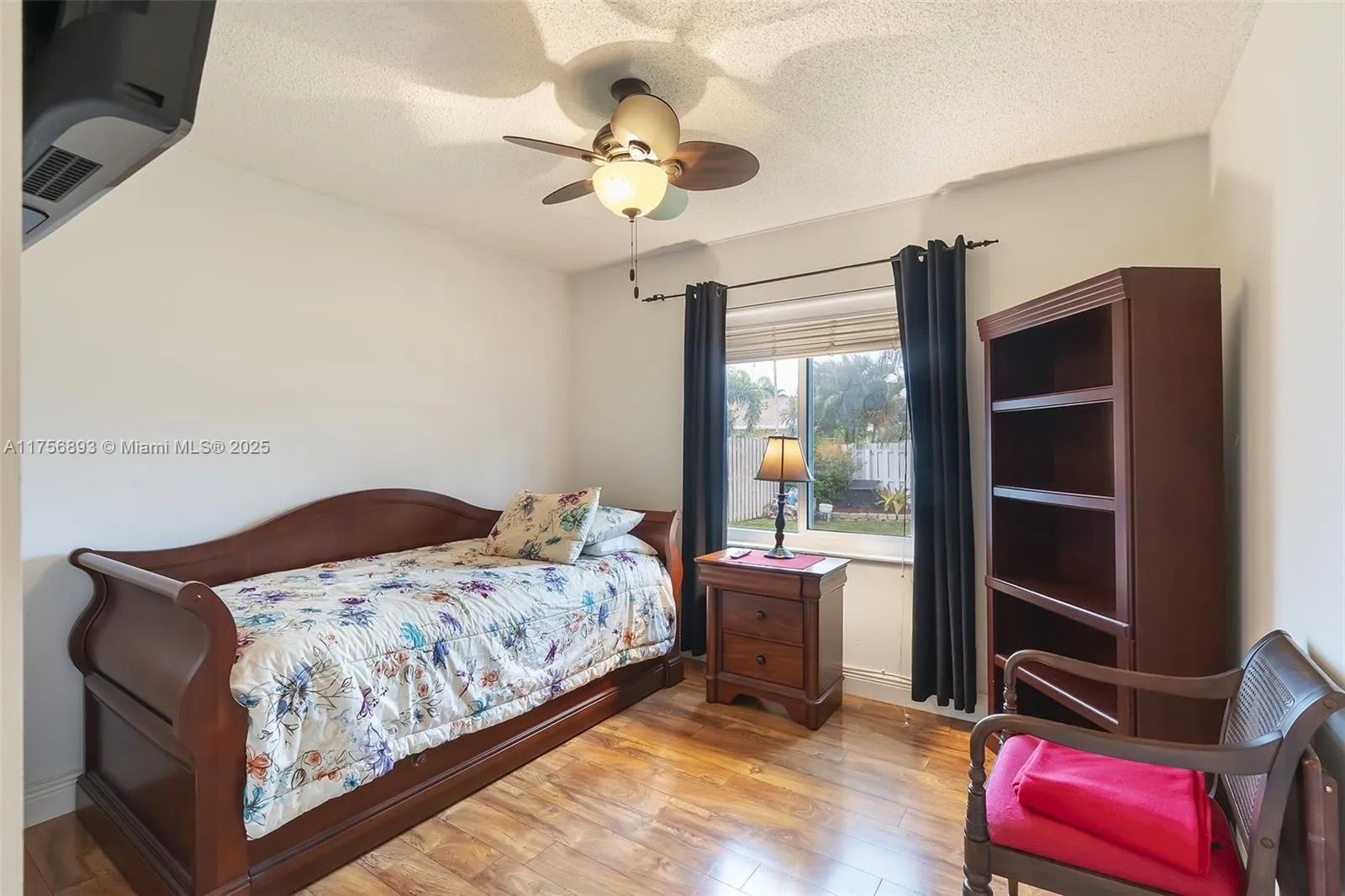 Davie, Florida 33325, United States, 3 Bedrooms Bedrooms, ,2 BathroomsBathrooms,Residential,Pending,82909