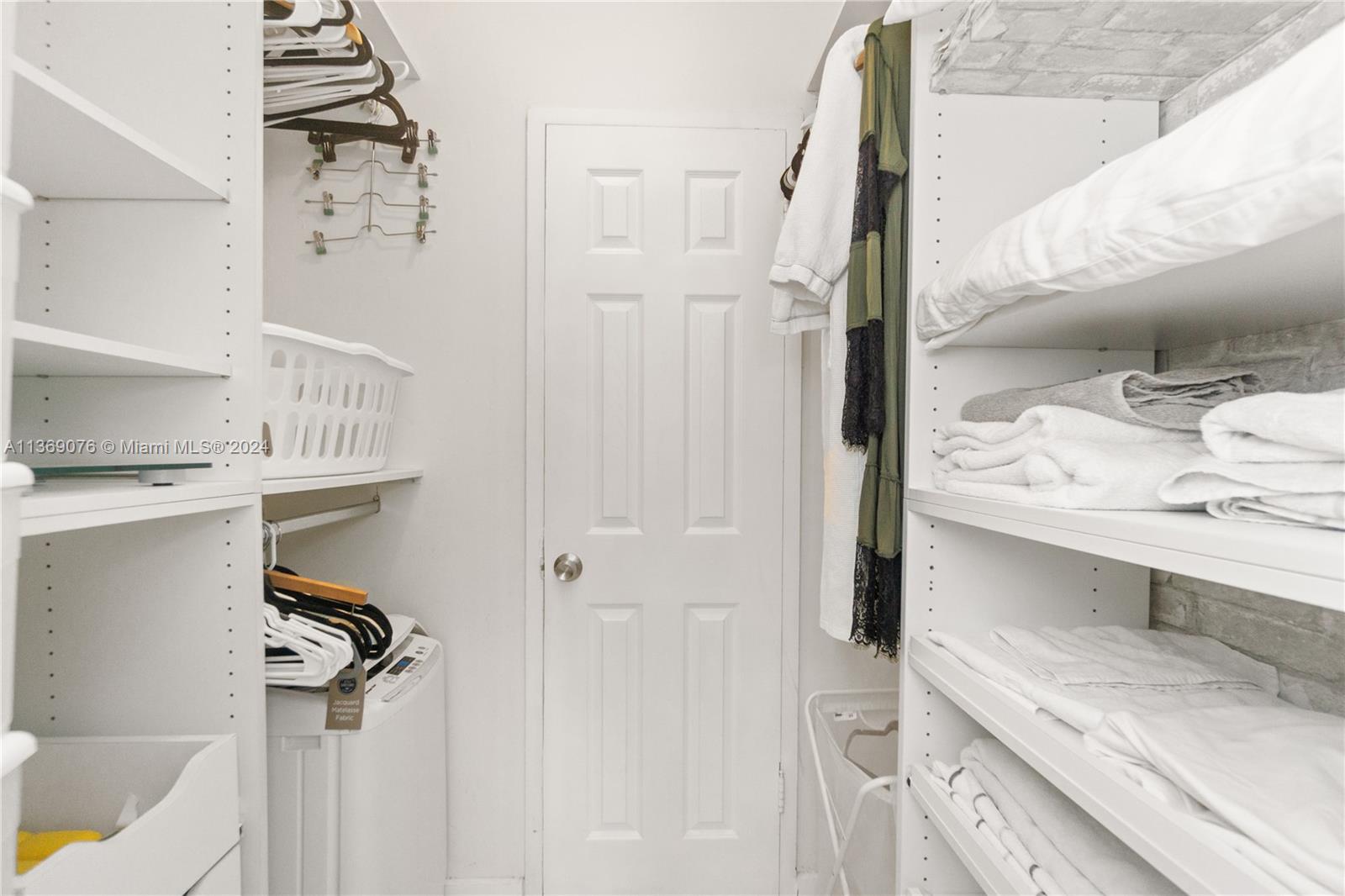 THE DECOPLAGE CONDO - Residential