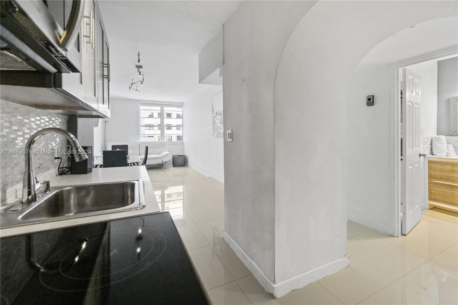 THE DECOPLAGE CONDO - Residential