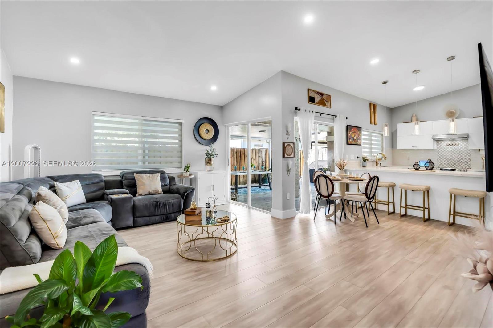 LAKES BY THE BAY SEC 3 - Residential
