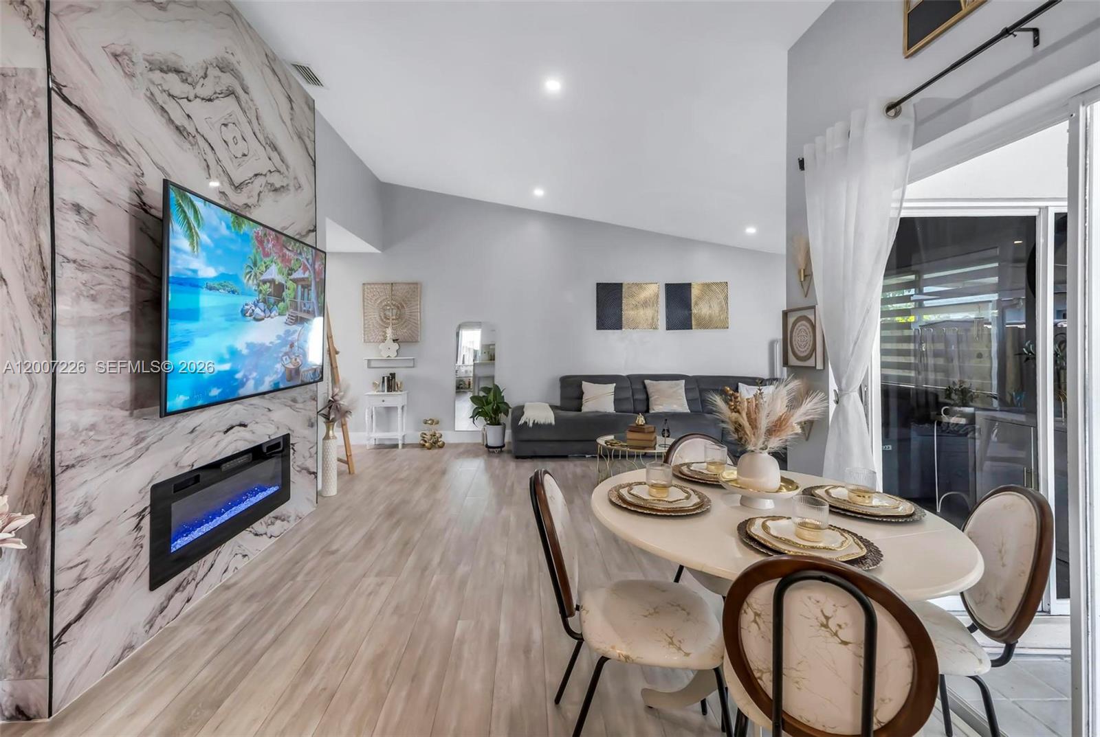 LAKES BY THE BAY SEC 3 - Residential