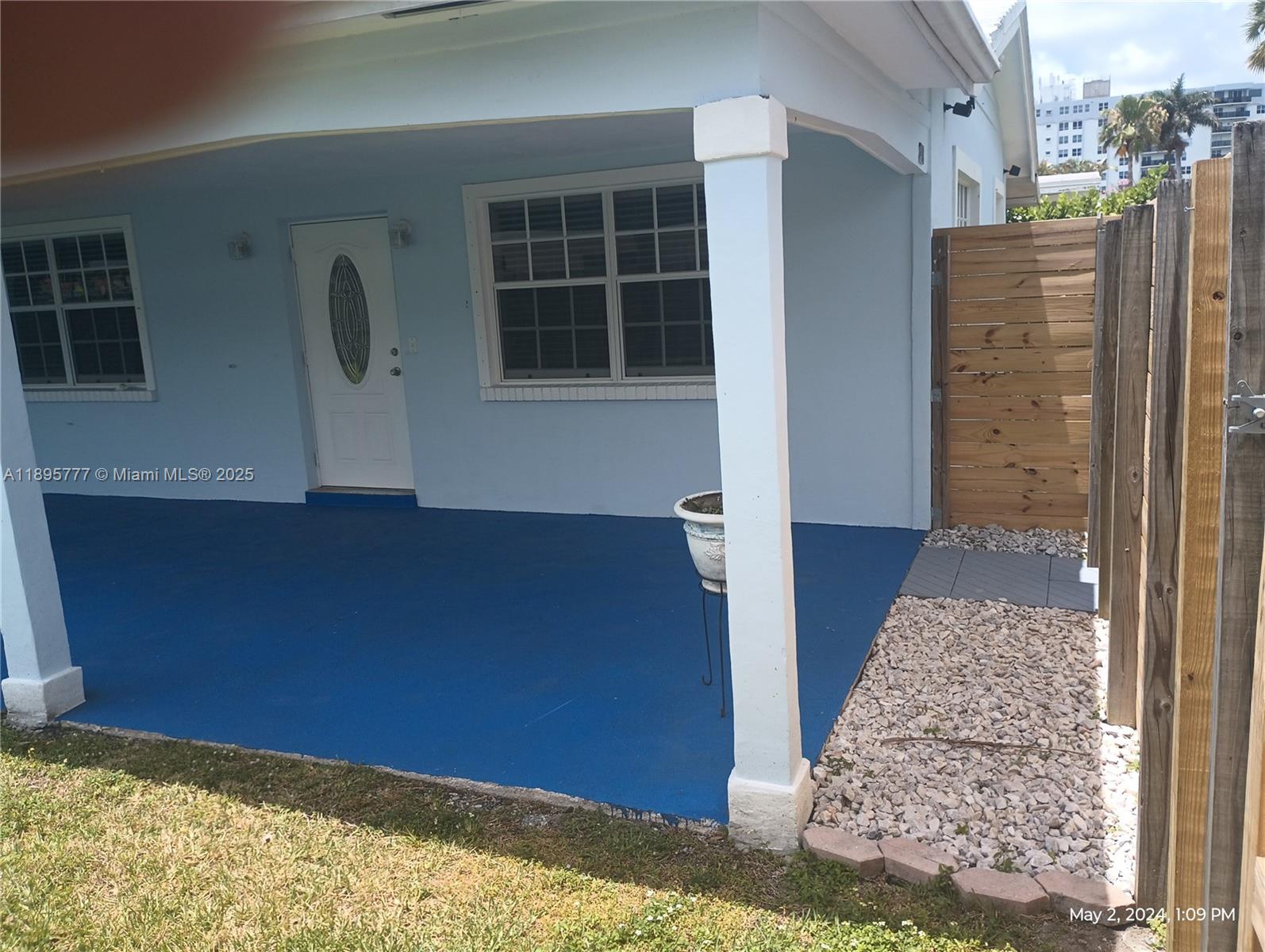 258 Neptune Ave N