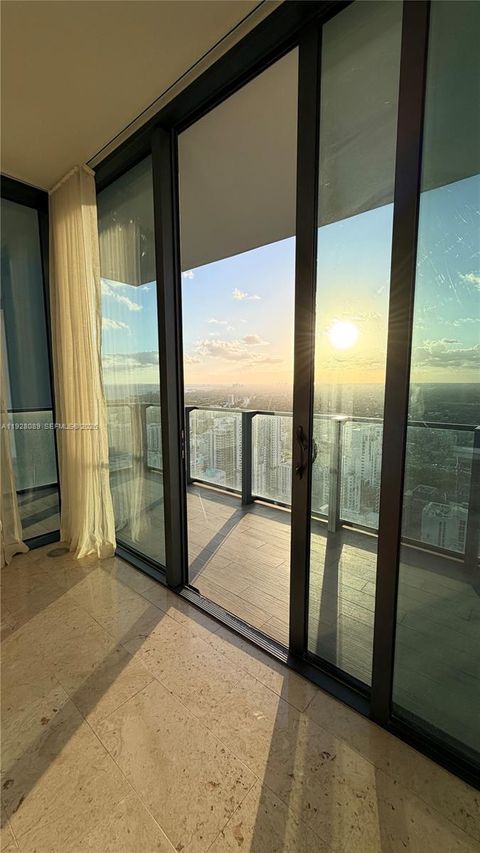 88 SW 7th St 3906 Miami FL 33130