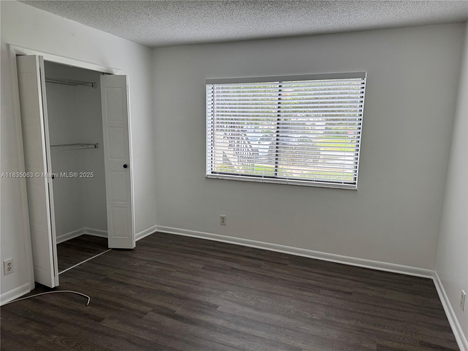 417 Lakeview Dr 104