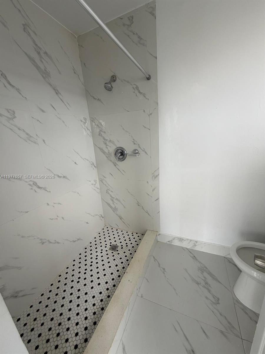 TWELFTH ST MANORS 1ST ADD - Residential Lease