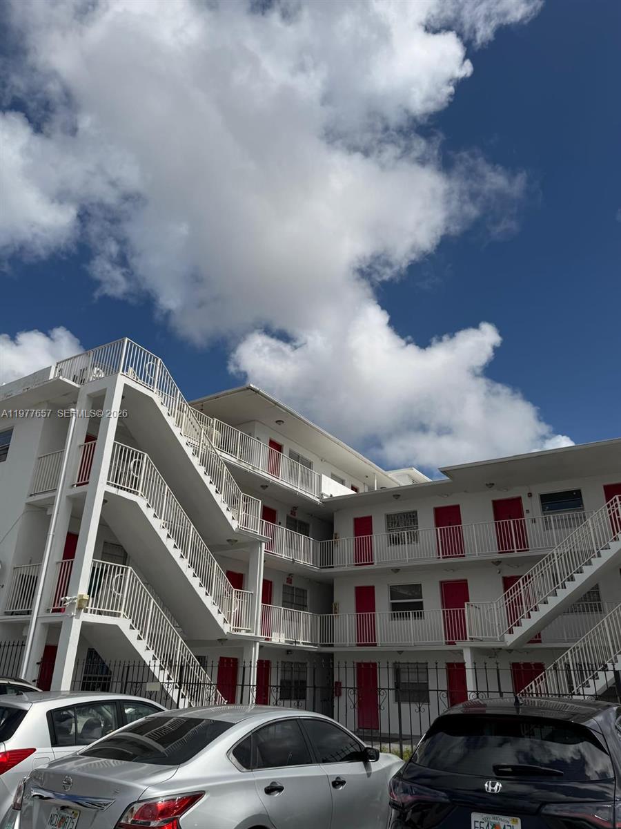 TWELFTH ST MANORS 1ST ADD - Residential Lease