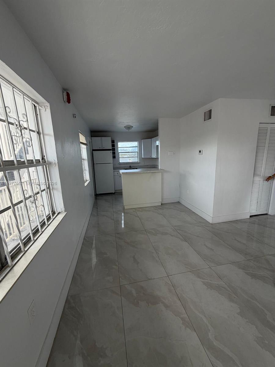 TWELFTH ST MANORS 1ST ADD - Residential Lease