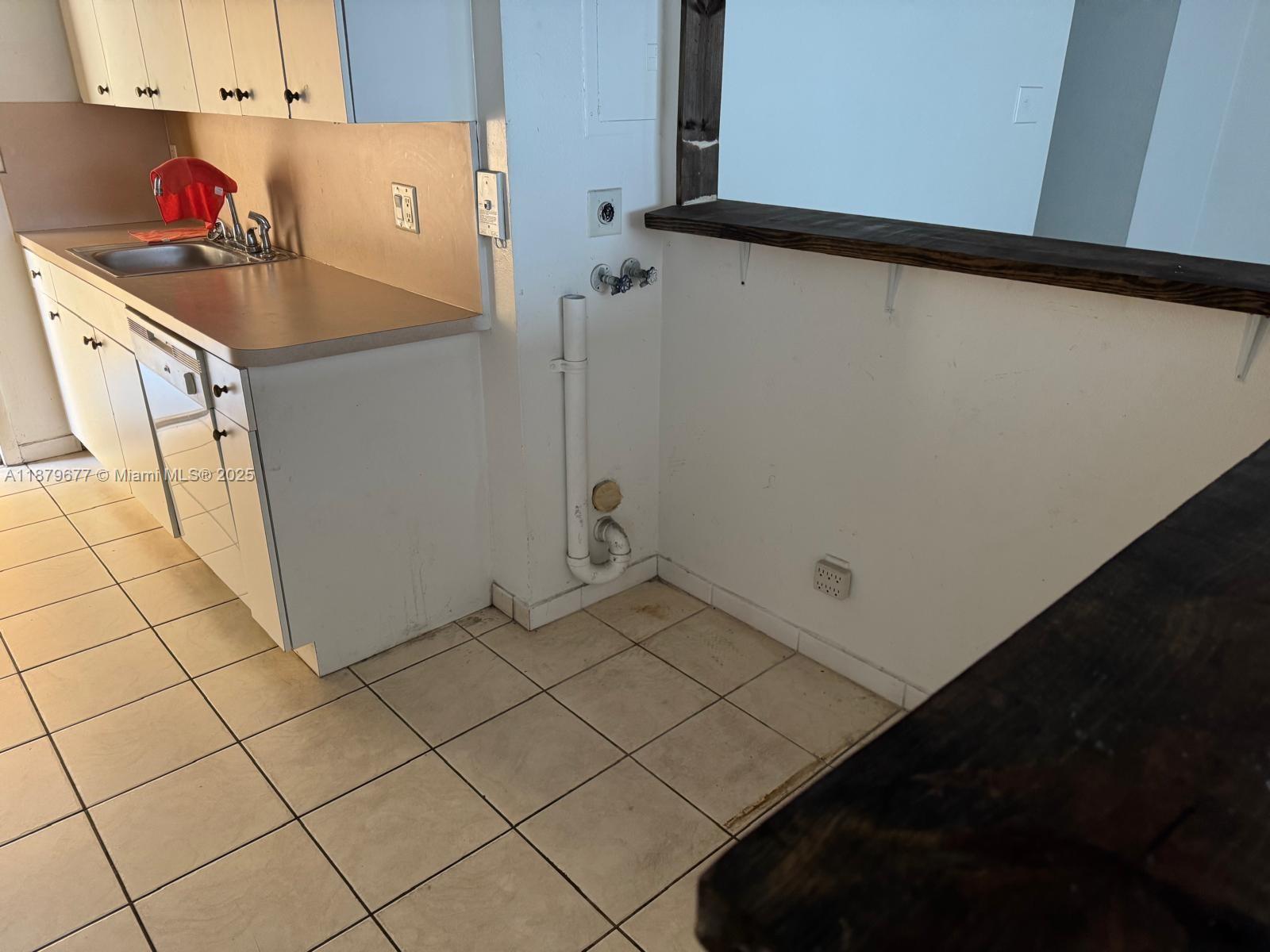 VENETIAN GARDENS AT COUNT - Residential