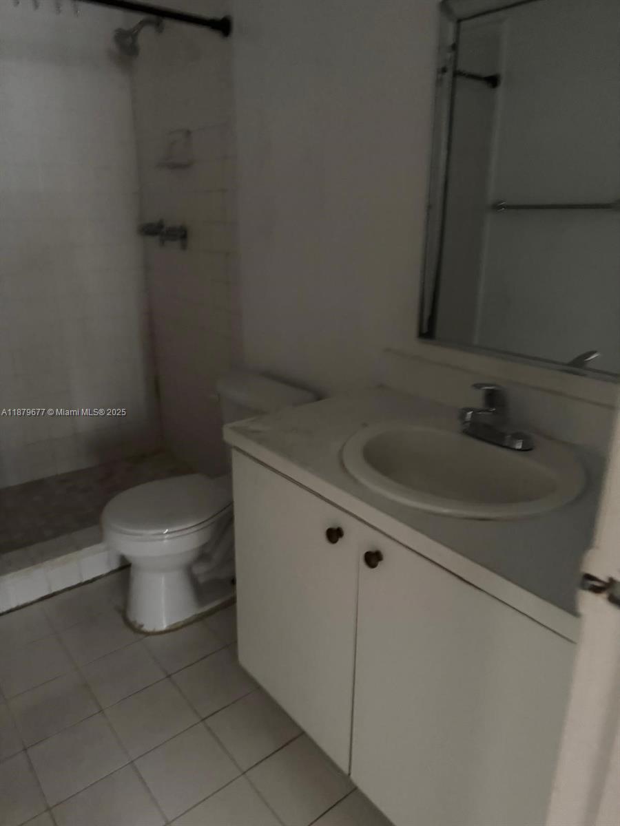 VENETIAN GARDENS AT COUNT - Residential