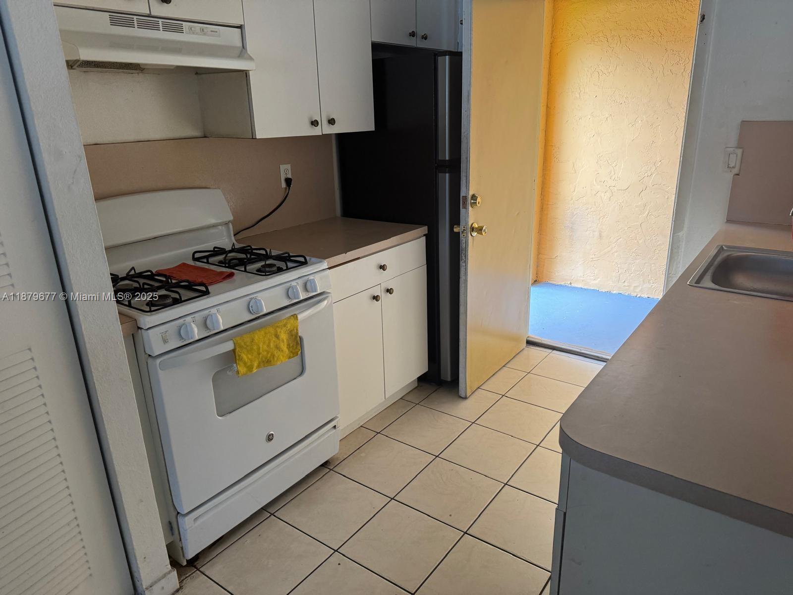 VENETIAN GARDENS AT COUNT - Residential