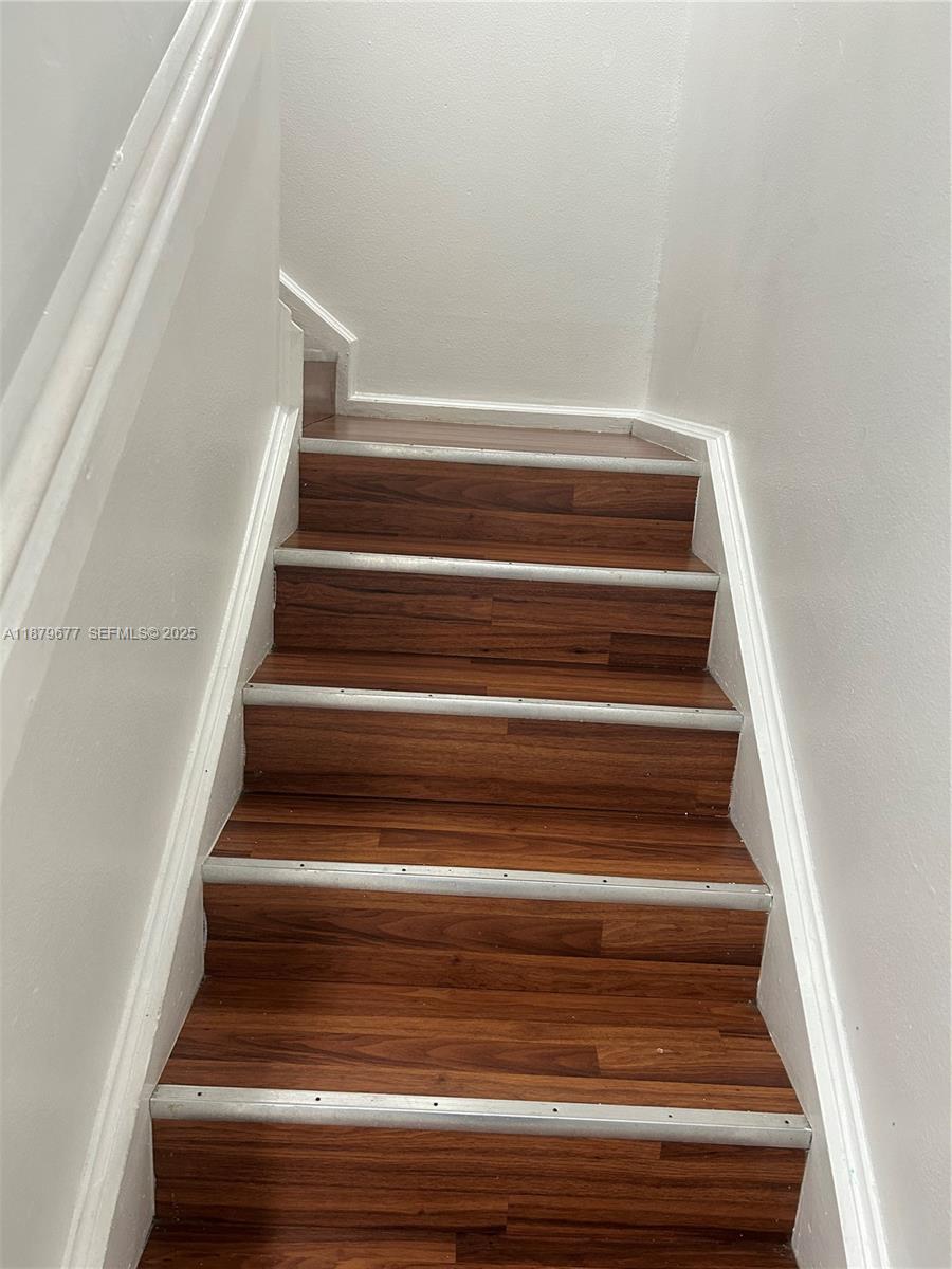 VENETIAN GARDENS AT COUNT - Residential