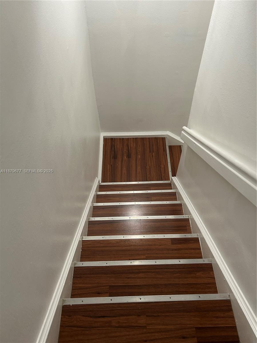 VENETIAN GARDENS AT COUNT - Residential