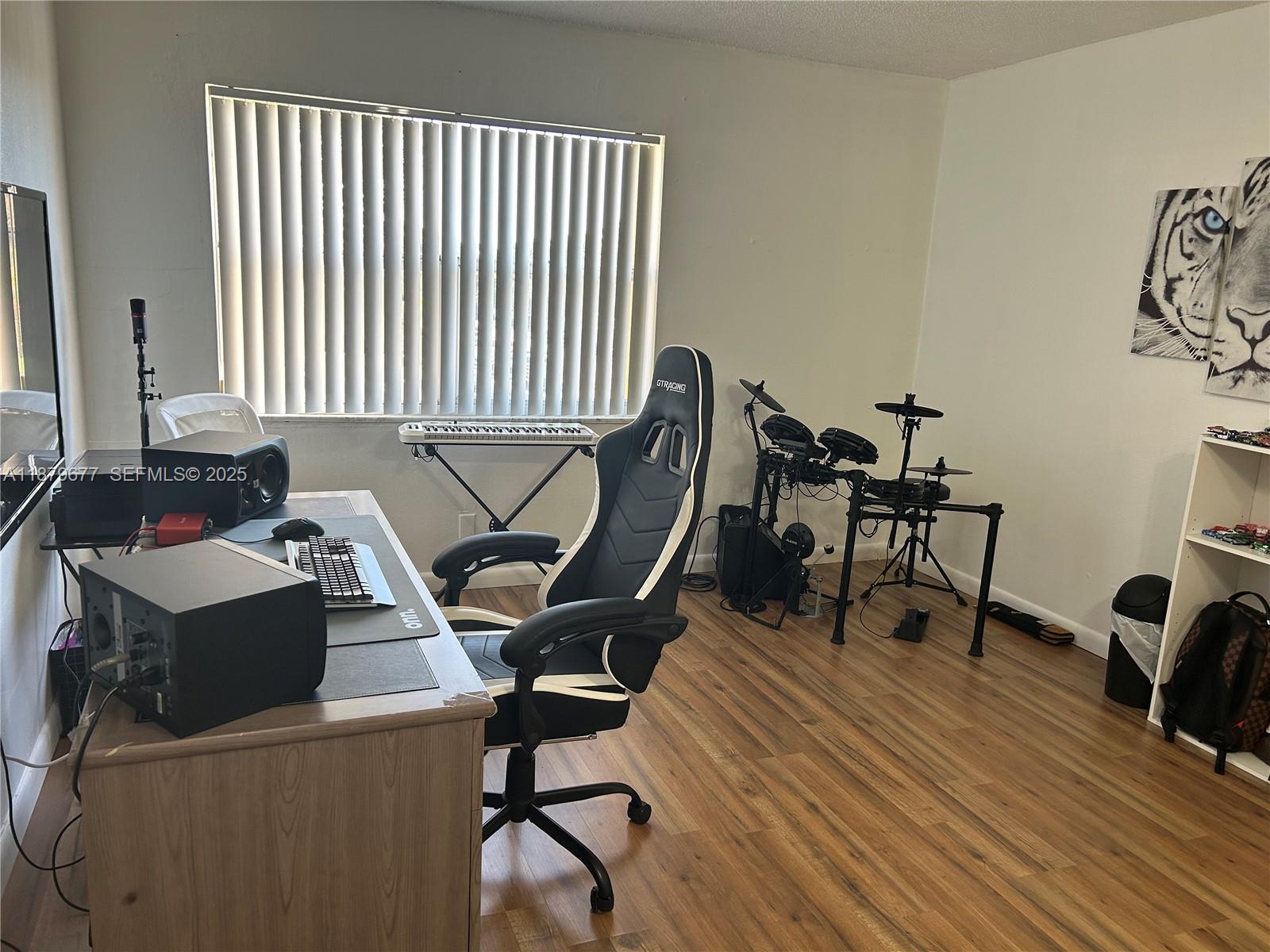 VENETIAN GARDENS AT COUNT - Residential