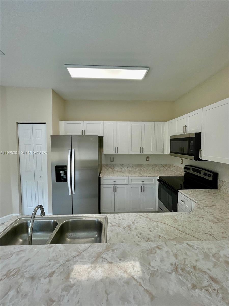 VILLAS DEL CAMPO SUB - Residential Lease