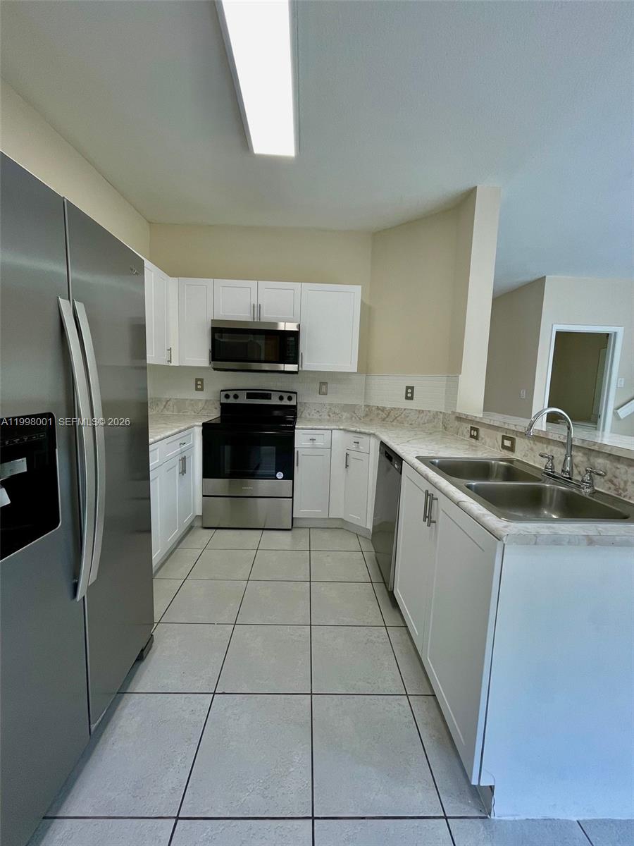 VILLAS DEL CAMPO SUB - Residential Lease