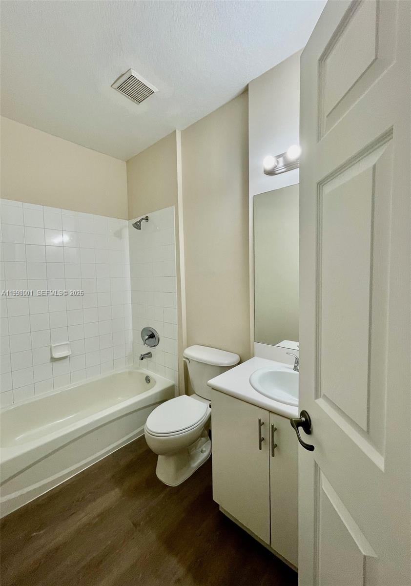 VILLAS DEL CAMPO SUB - Residential Lease