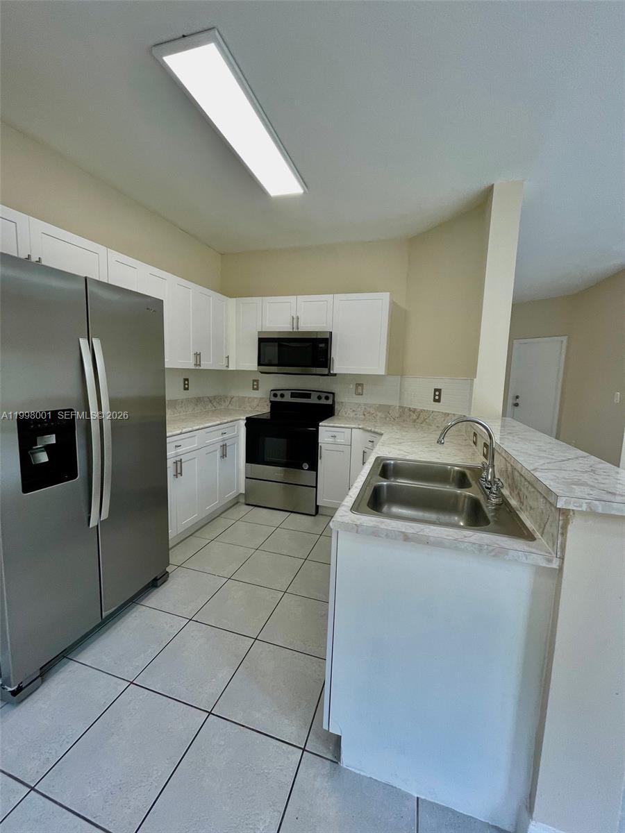 VILLAS DEL CAMPO SUB - Residential Lease