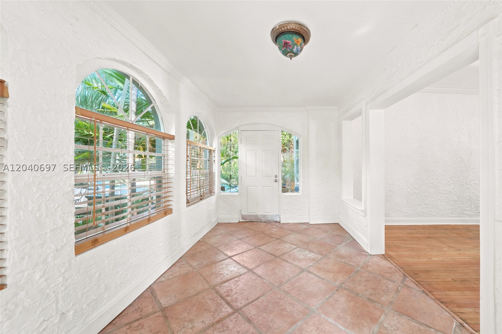 160 NE 44th St 1