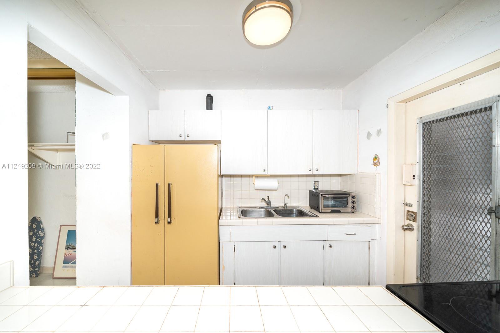 LEE MANOR CONDO - Residential