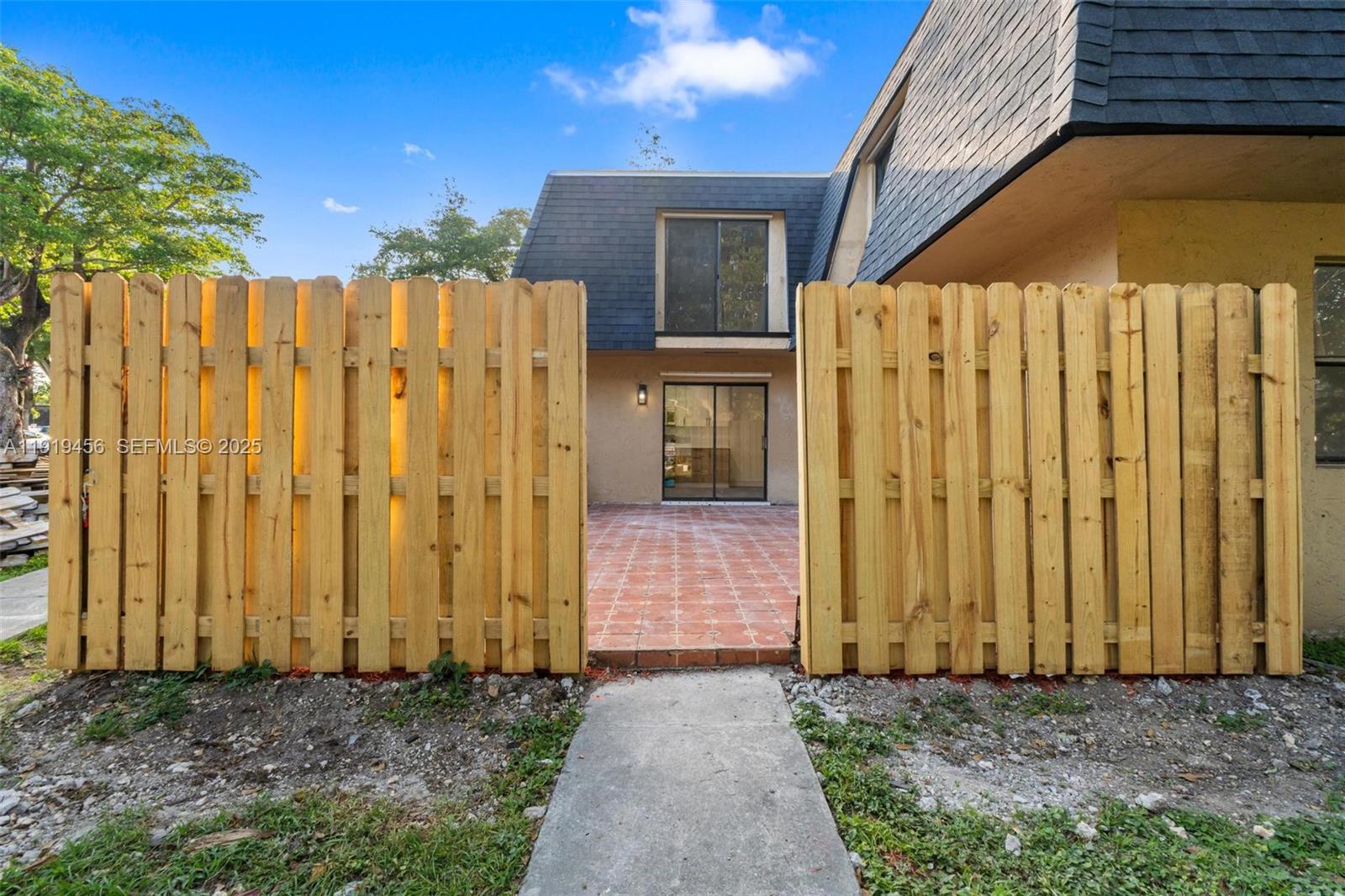 CAMELOT ONE CONDO - Residential