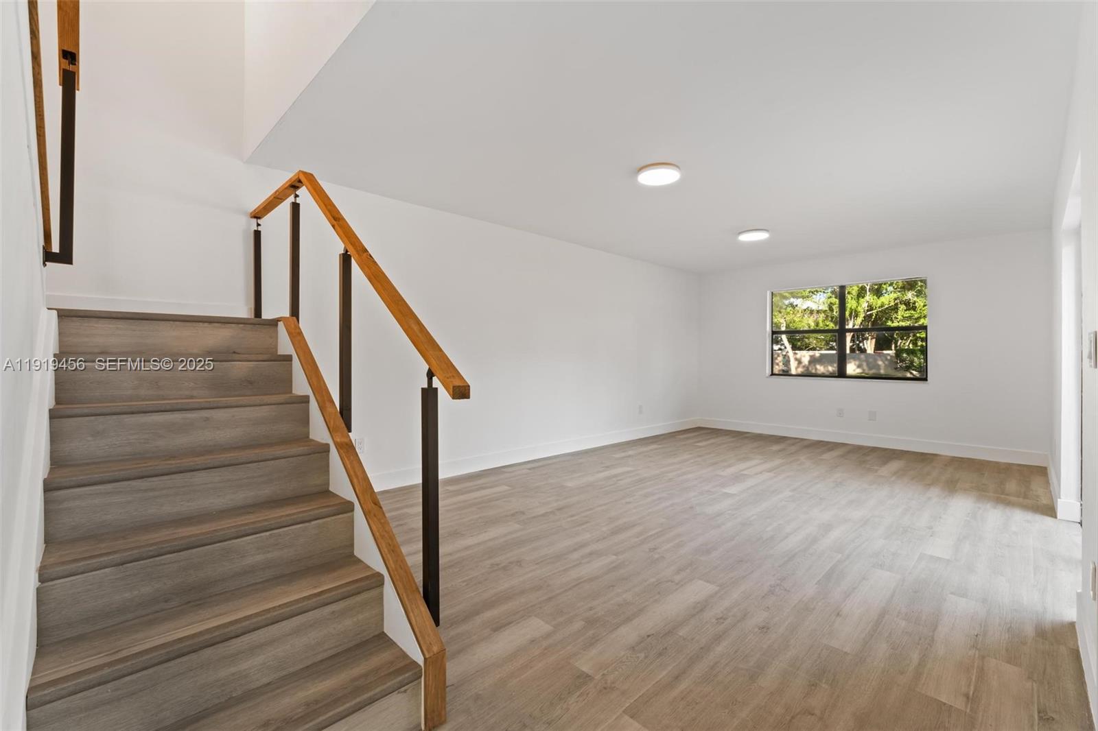 CAMELOT ONE CONDO - Residential