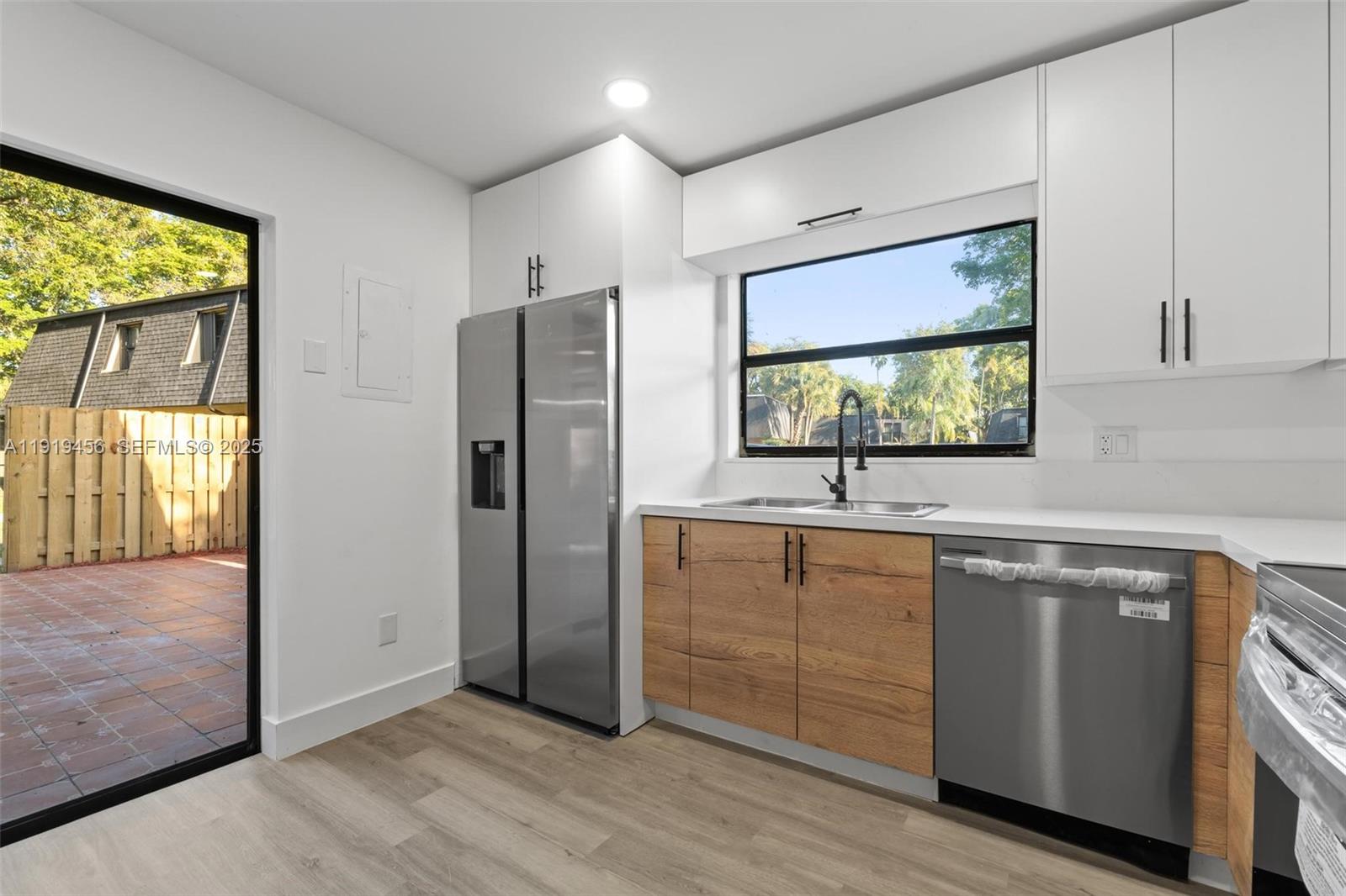 CAMELOT ONE CONDO - Residential