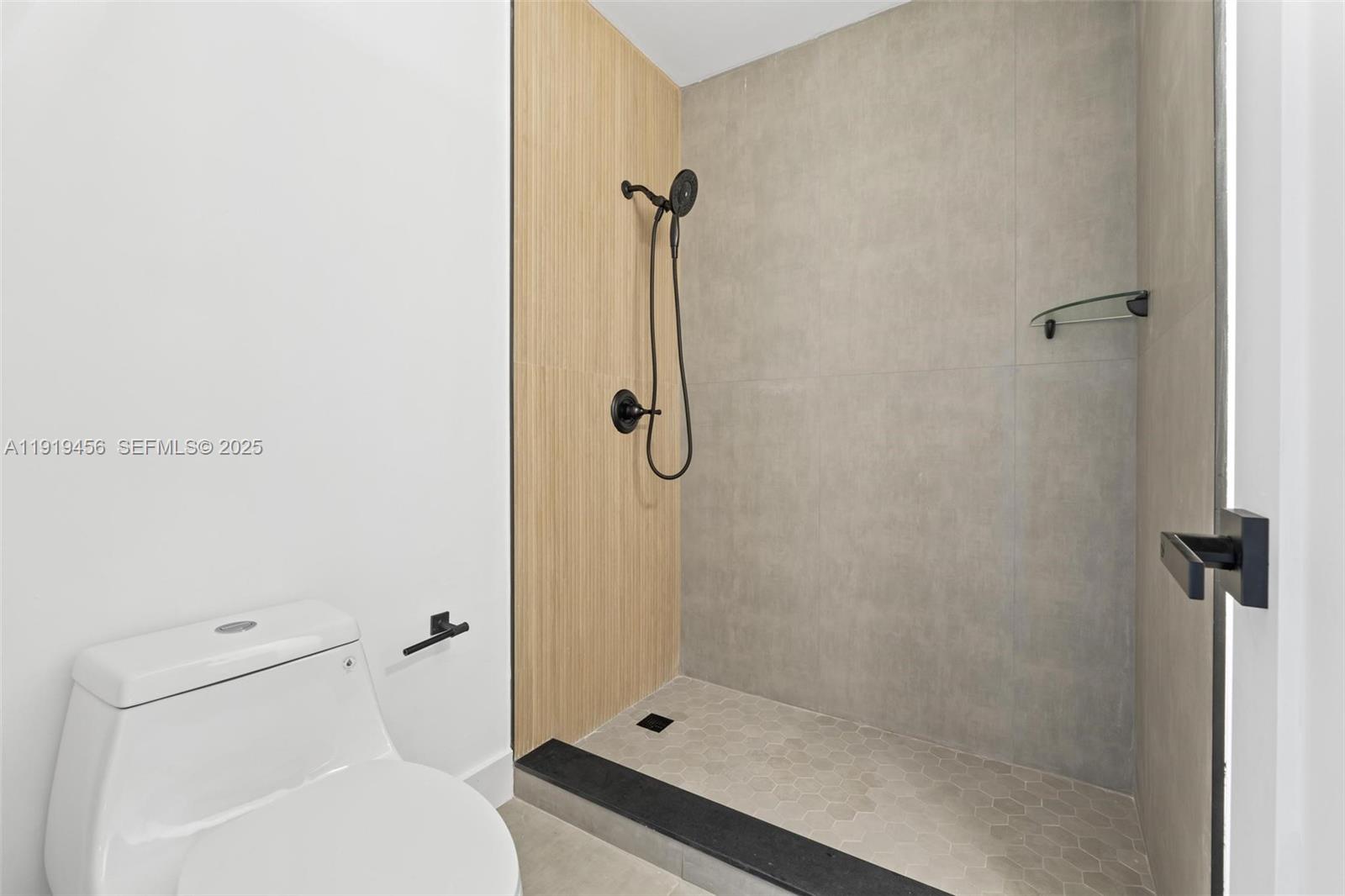 CAMELOT ONE CONDO - Residential