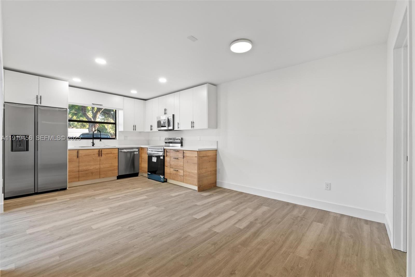 CAMELOT ONE CONDO - Residential