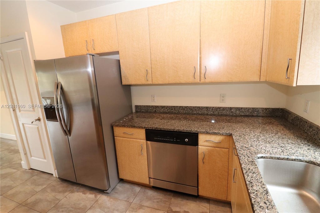 Photo of 609 NE 28th St #1, Wilton Manors, FL 33334 (MLS # A12031160)