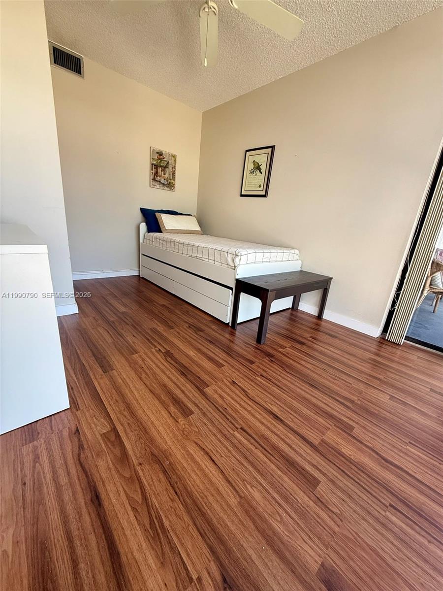 200 LESLIE CONDO - Residential