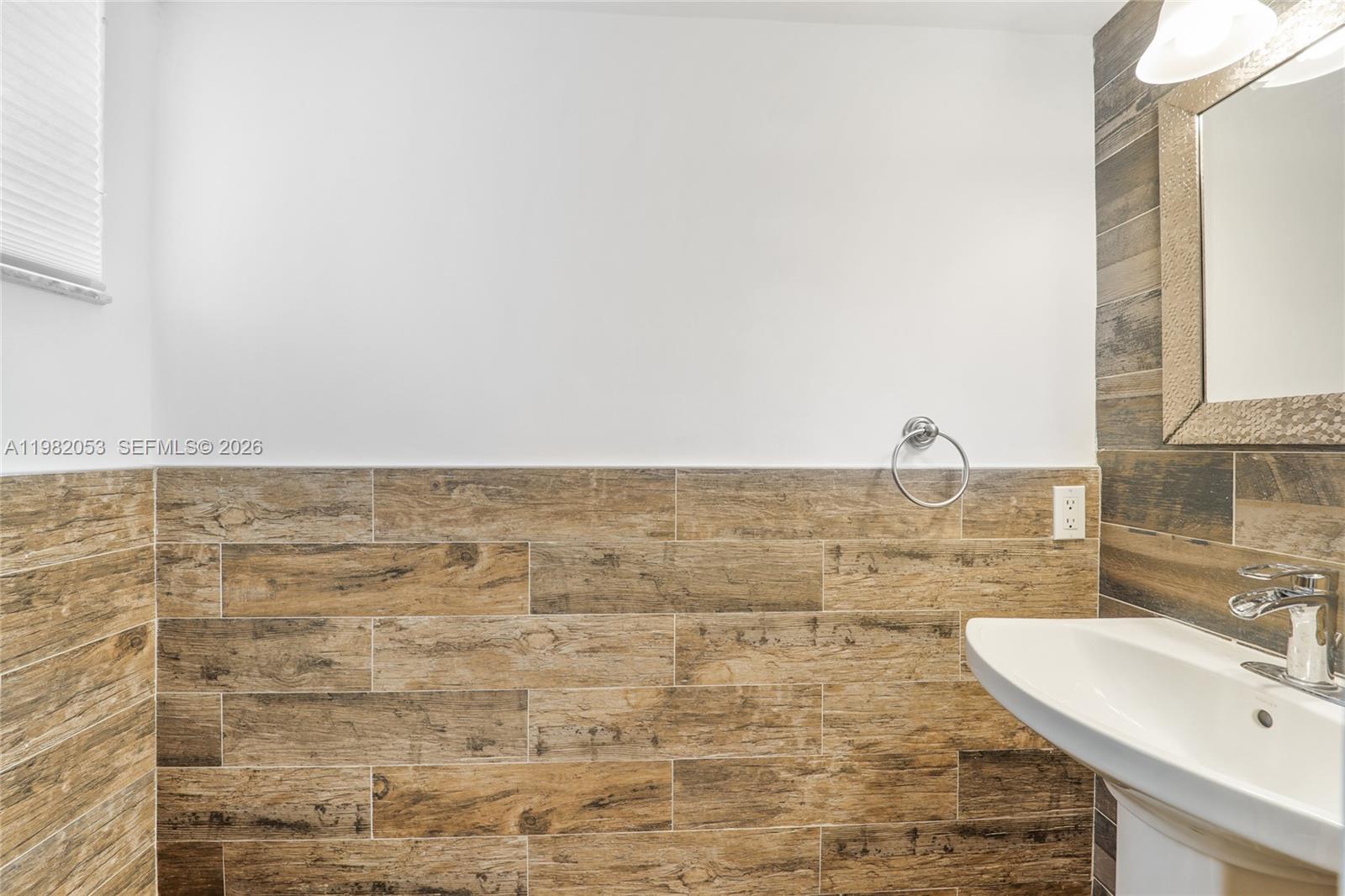 235 ANTILLA CONDO - Residential