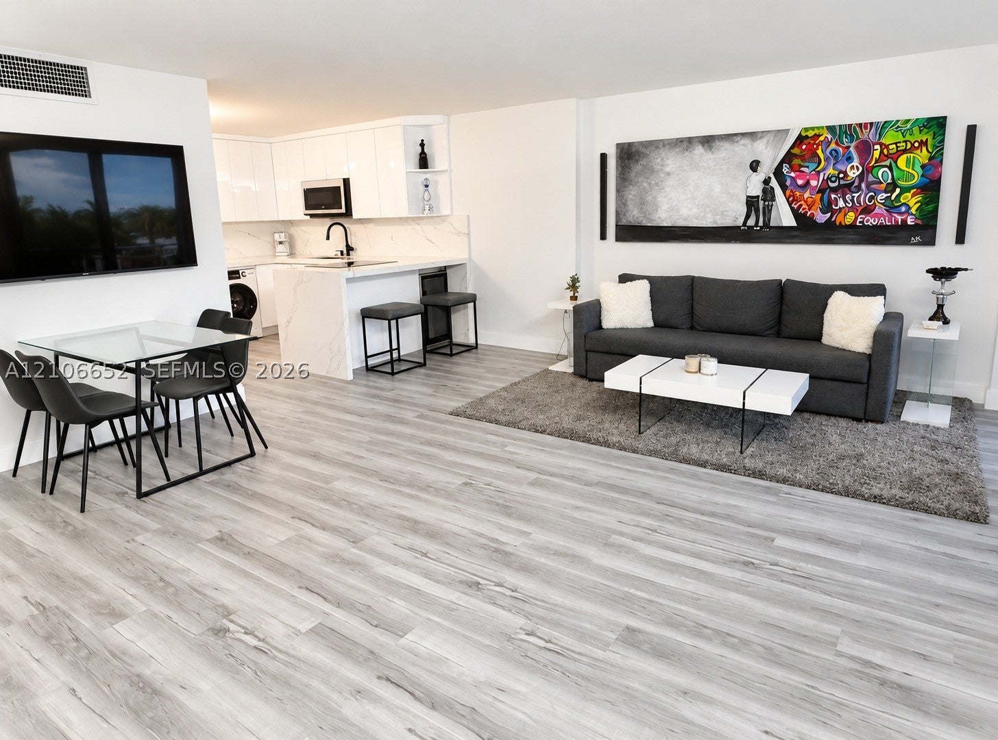 345 Ocean Dr 325