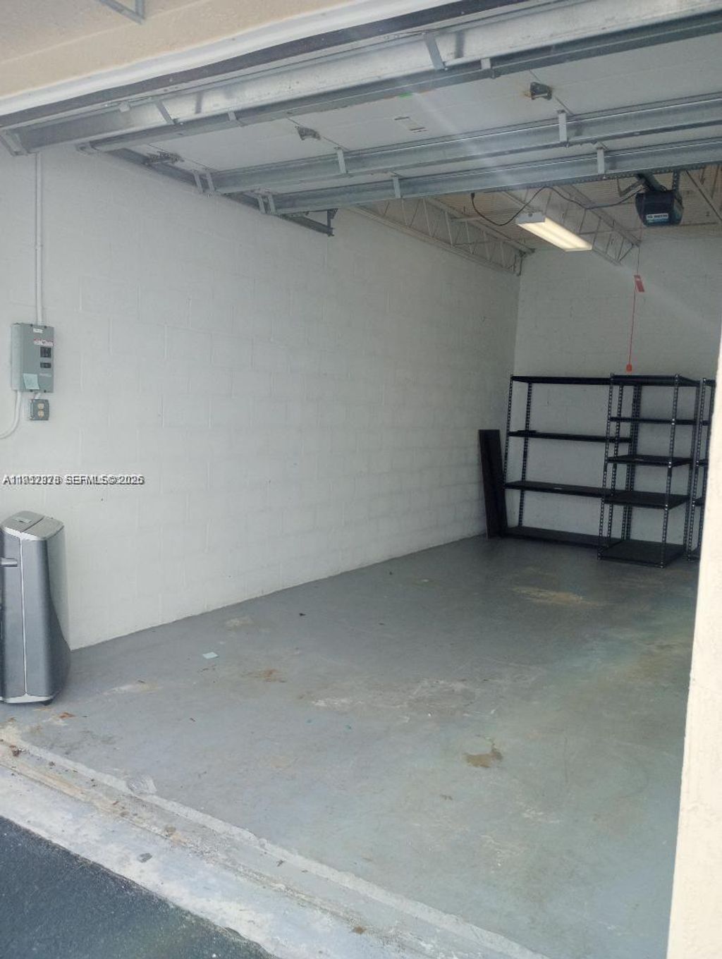 Photo of 4233 NE 12th Ter #15, Oakland Park, FL 33334 (MLS # A11952928)