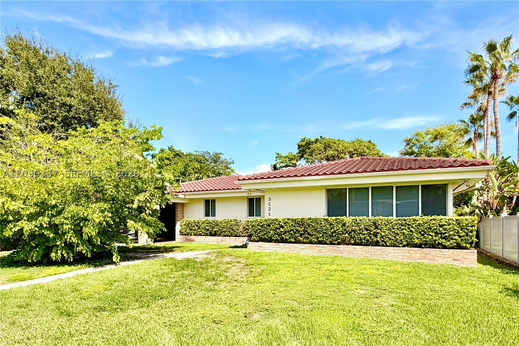 3121 Prairie Ave