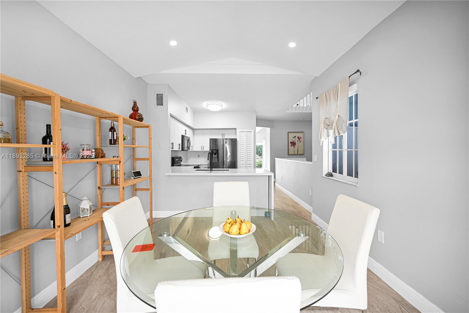 VILLAS AT THE HAMMOCKS CO - Residential