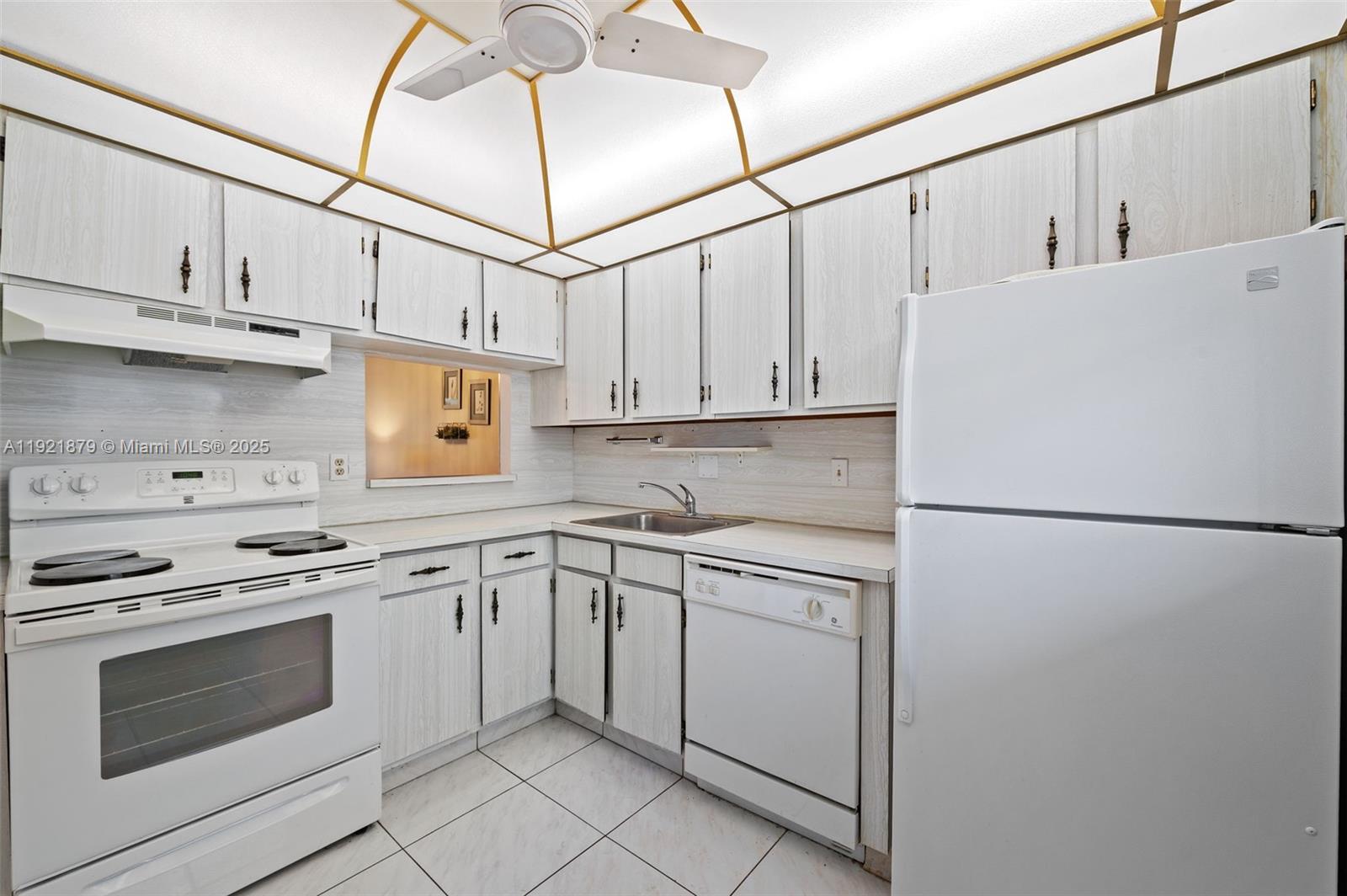 HOLIDAY SPRINGS VILLAGE 1 - Residential