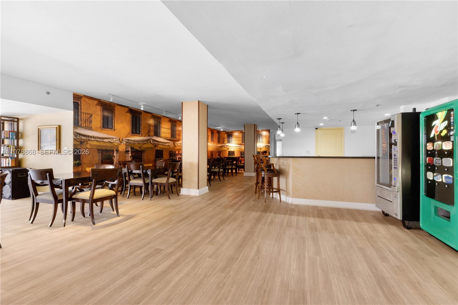 THE PLAZA OF BAL HARBOUR - Residential