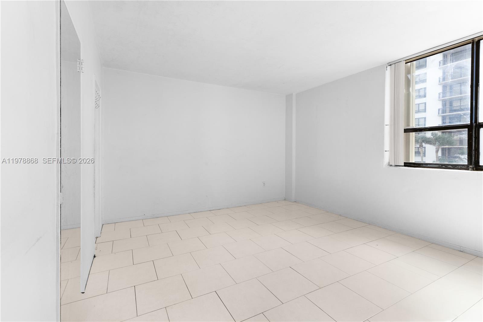 THE PLAZA OF BAL HARBOUR - Residential