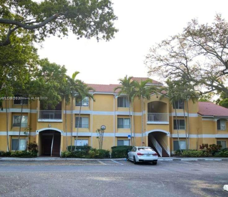 Rental Property at 2485 Nw 33rd St 1611, Oakland Park, Miami-Dade County, Florida - Bedrooms: 1 
Bathrooms: 1  - $1,650 MO.