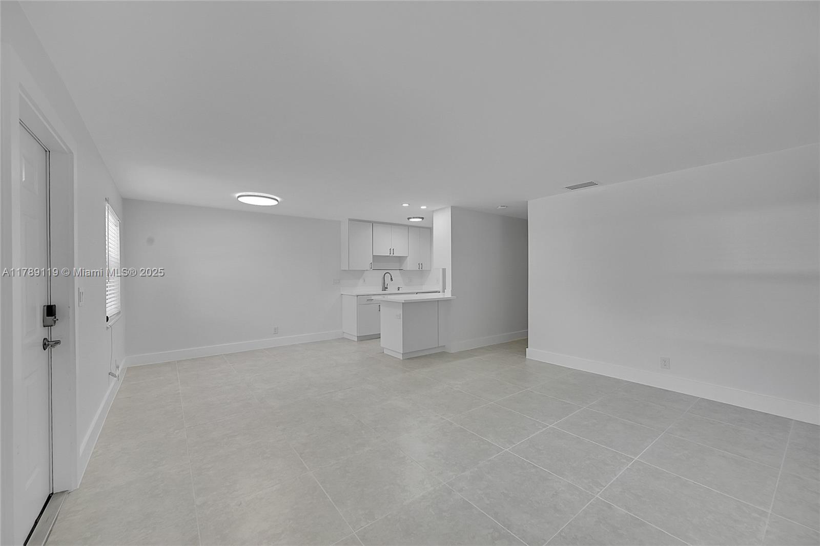 810 SW 12th Ct 810