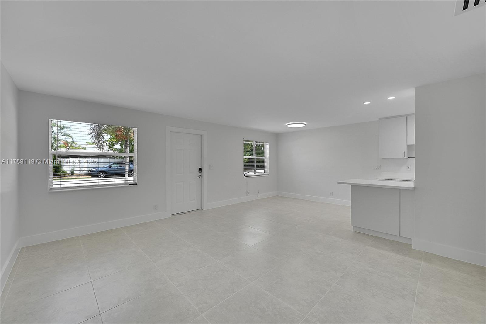 810 SW 12th Ct 810