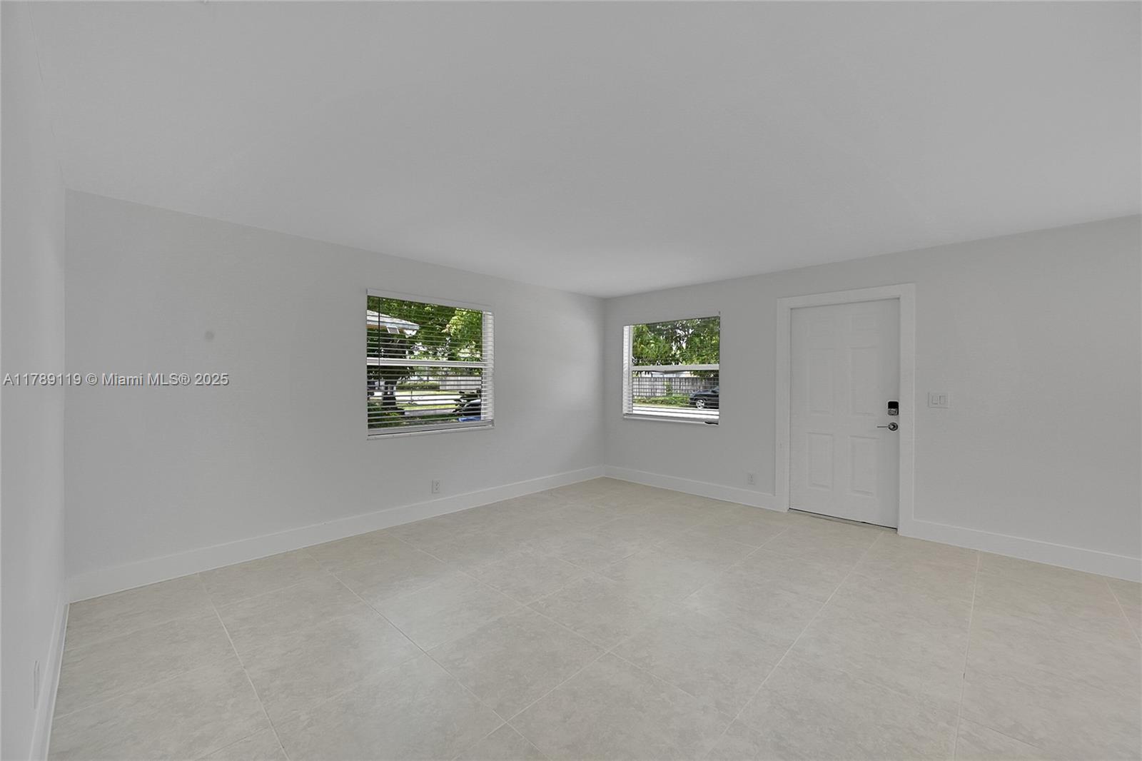 810 SW 12th Ct 810